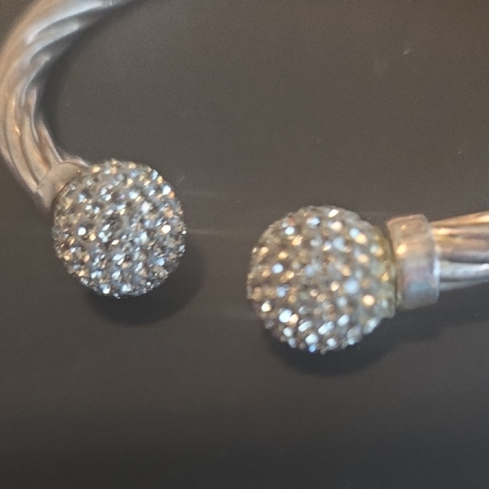 Twisted 925°Made In ITALY Bracelet with Crystal Accents. - Picture 2 of 6